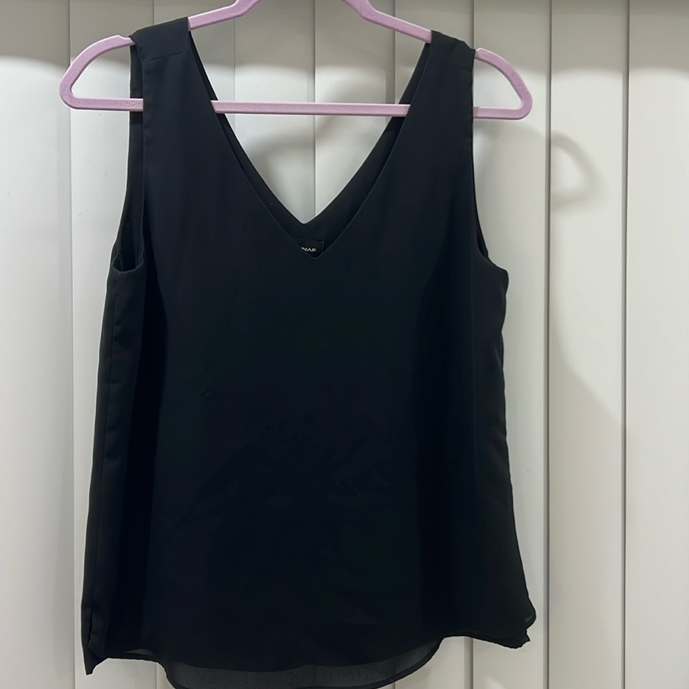 Black top, perfect for a day in the office!